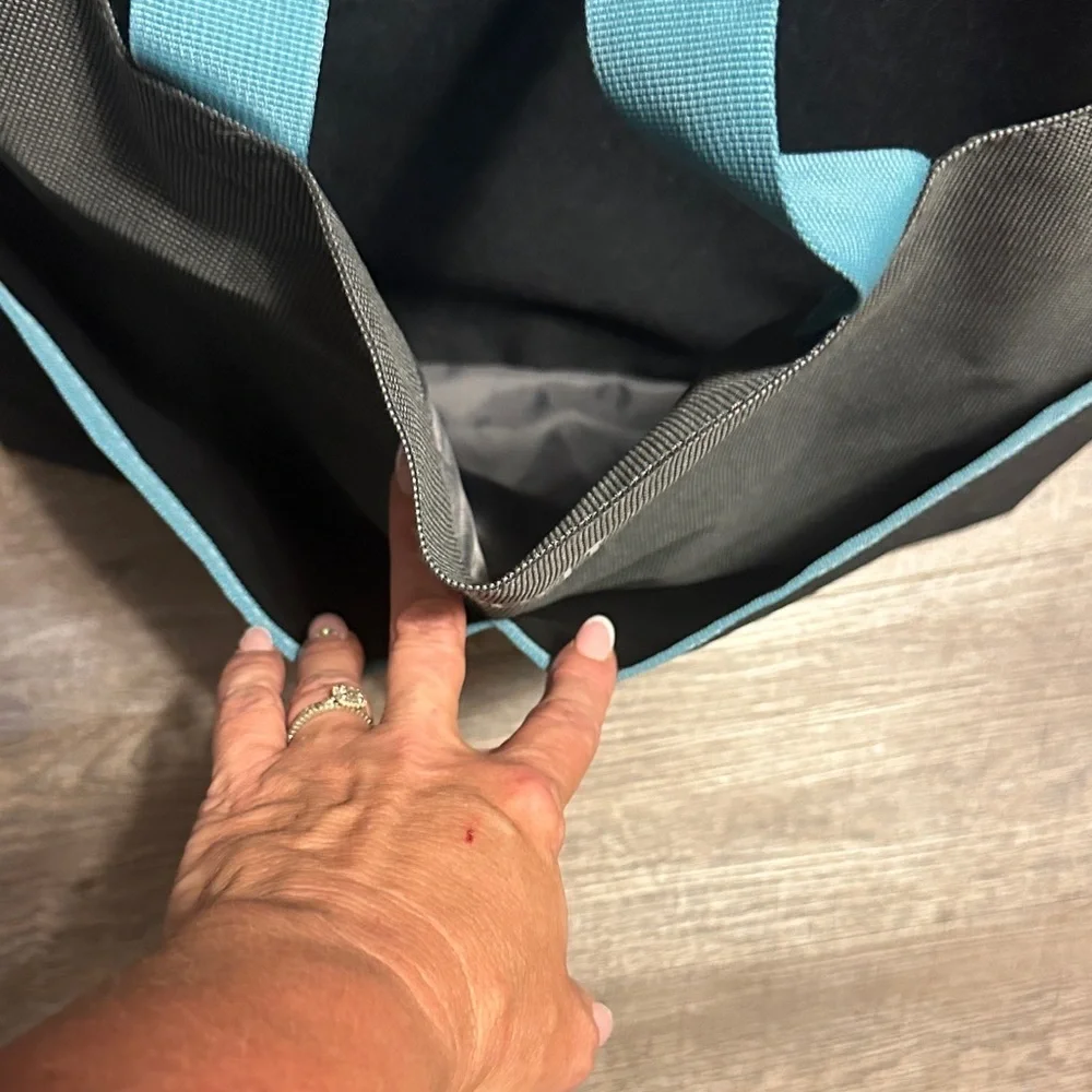 Pampered Chef Black Tote with Teal Trim